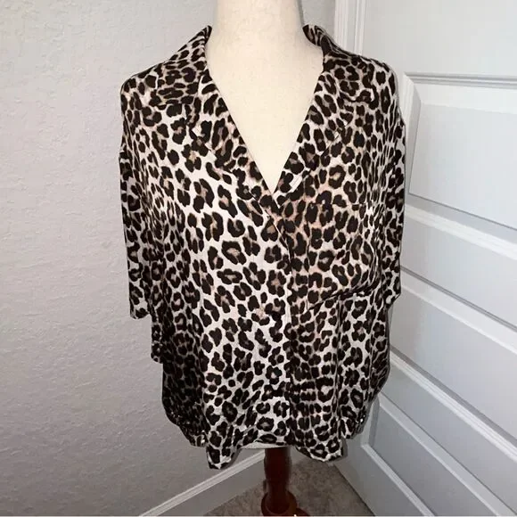 H&M Animal Print Button Front Boxy Short Sleeve Blouse Shirt Top - Picture 10 of 10
